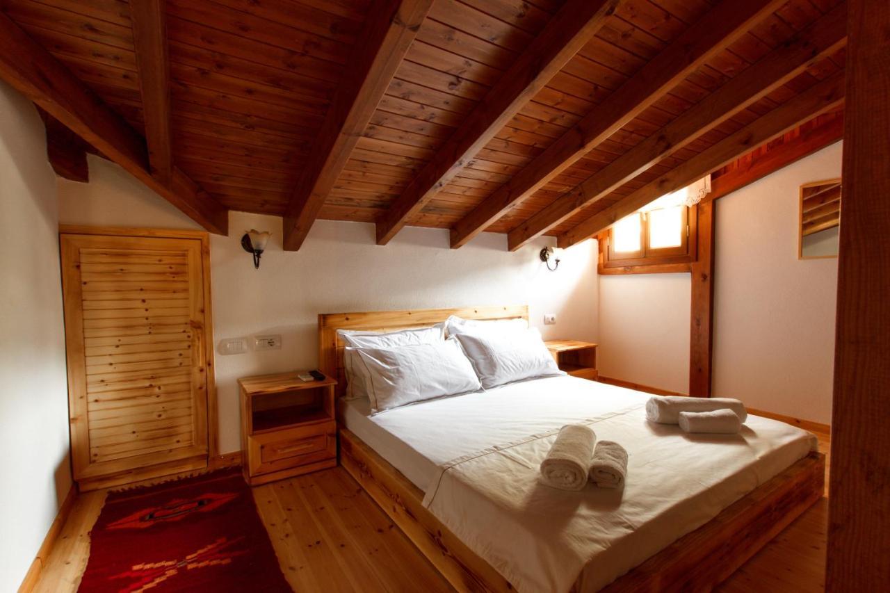 Hotel Sarajet 1821 Gjirokastër Esterno foto