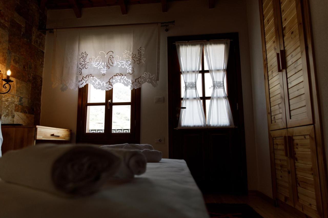 Hotel Sarajet 1821 Gjirokastër Esterno foto