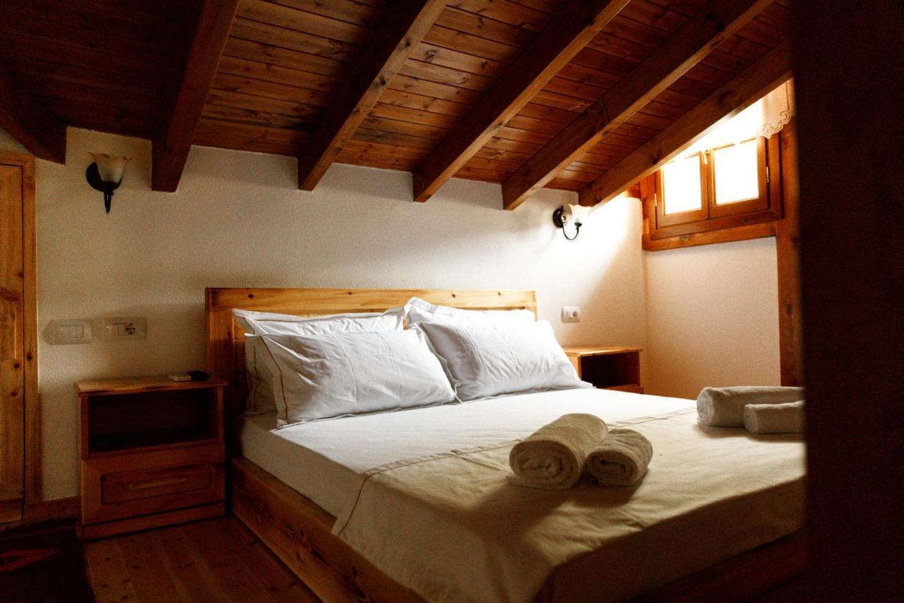 Hotel Sarajet 1821 Gjirokastër Esterno foto