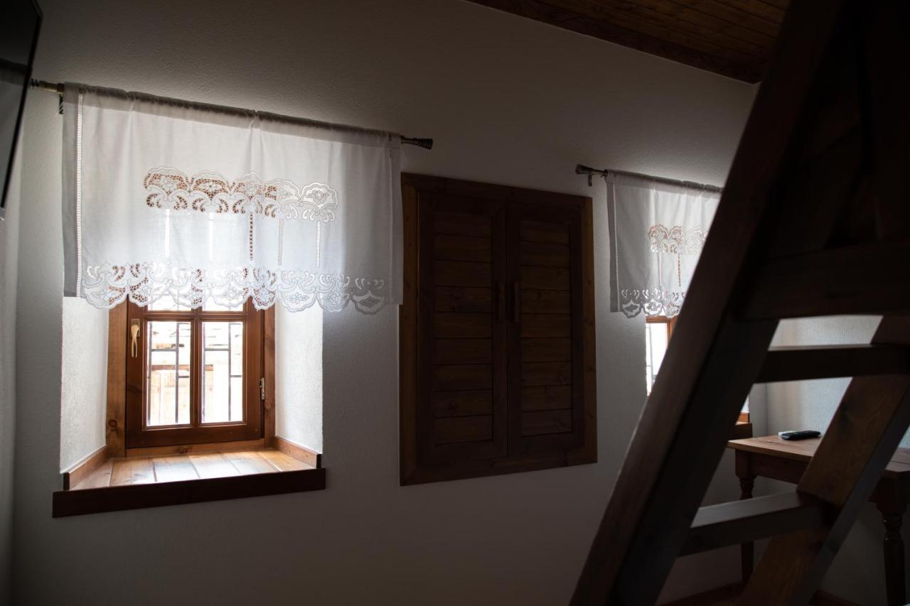 Hotel Sarajet 1821 Gjirokastër Esterno foto