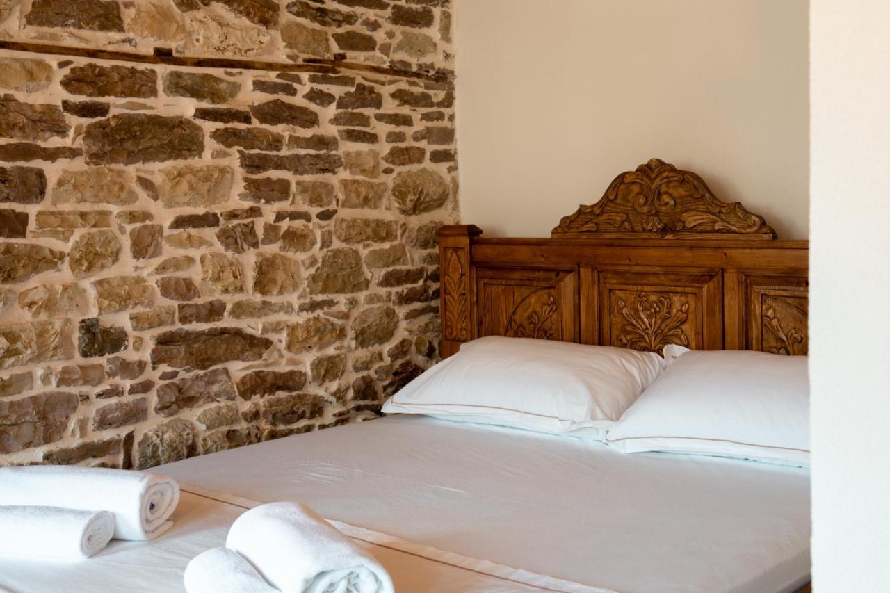 Hotel Sarajet 1821 Gjirokastër Esterno foto